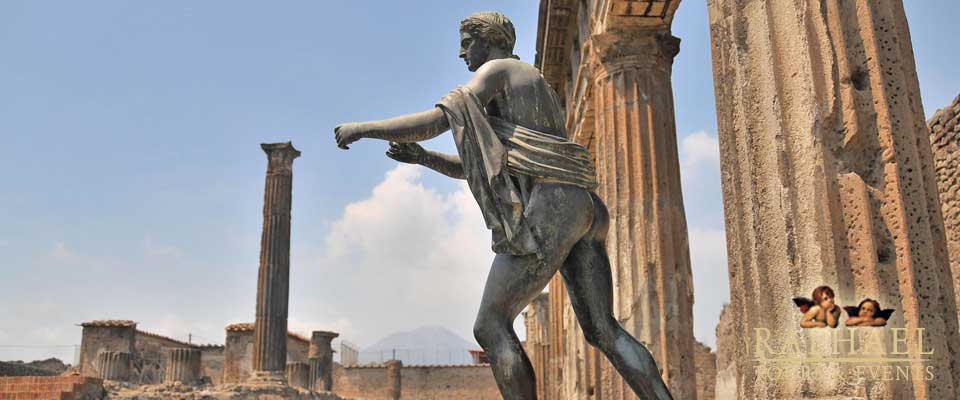 Walk thourgh Pompeii's central square